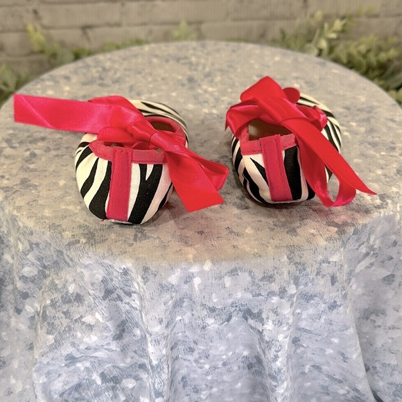 Zebra Print Baby Girl Ballet Flats with Pink Satin Ribbon Ties 9-12 mos. 💖EUC - Picture 4 of 6